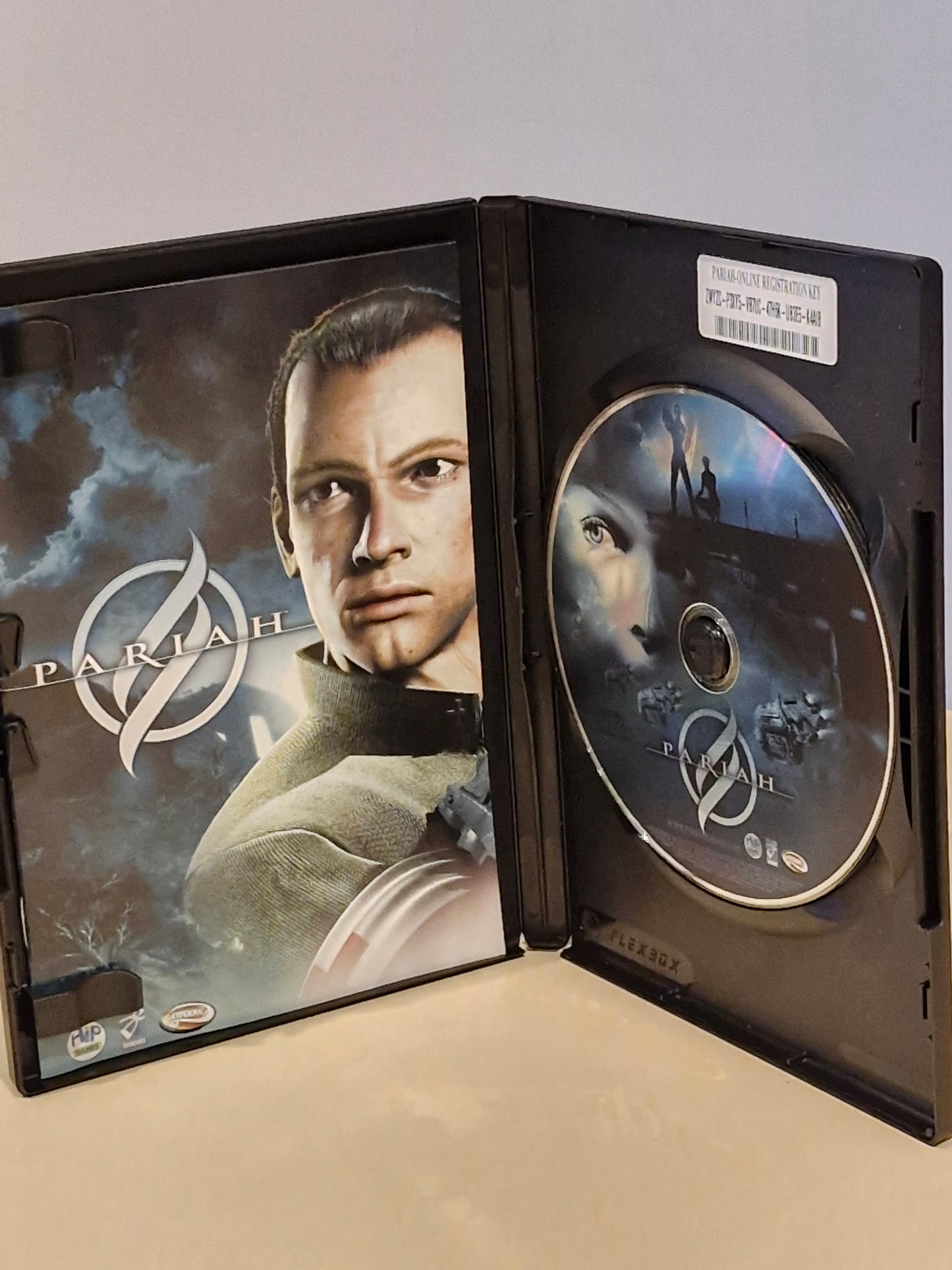 Pariah PC CD-ROM (2005) • 3-Disc Set • Digital Extremes Shooter • Complete in Box