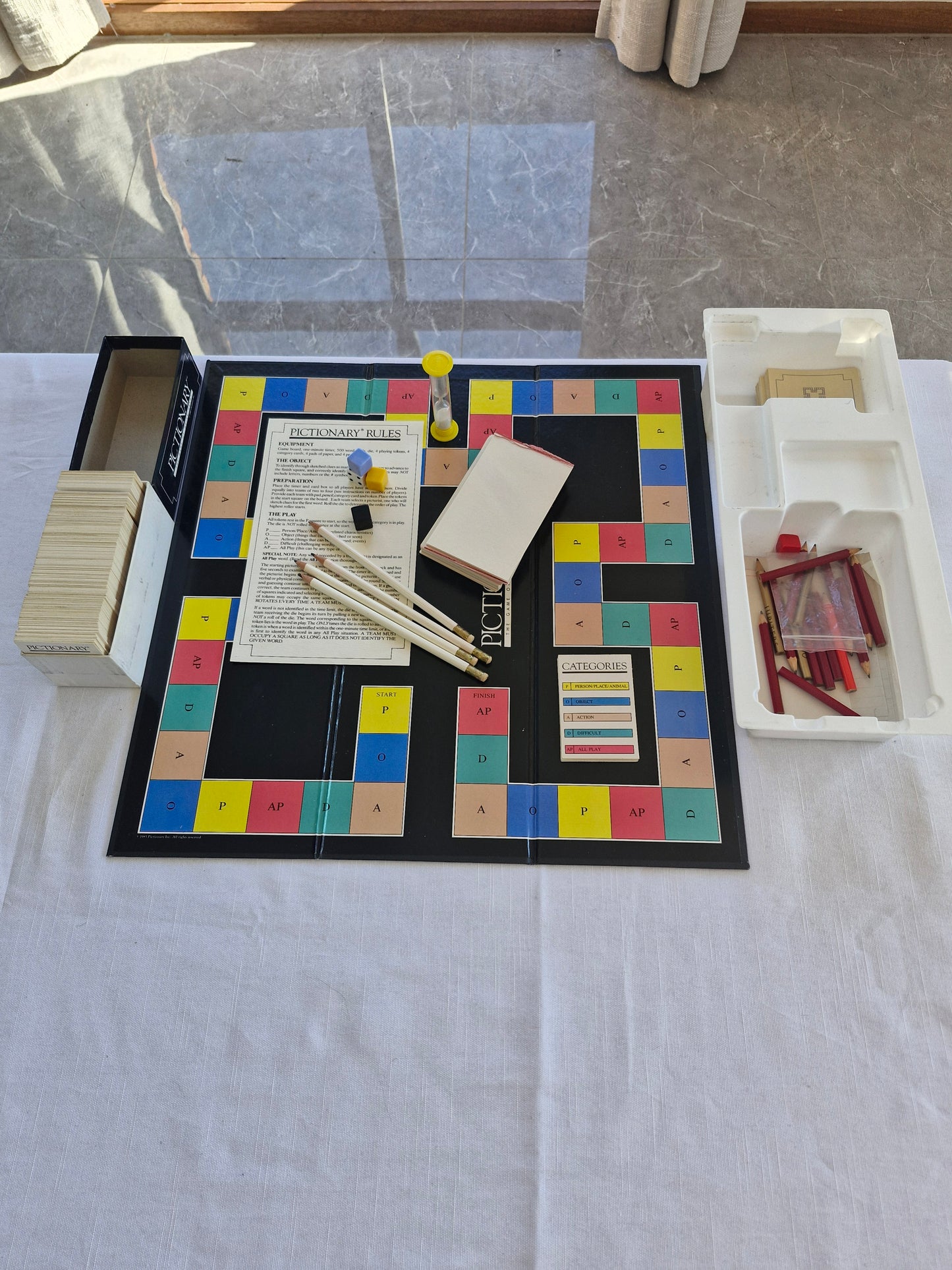 Vintage Pictionary Board Game (1985 Edition) – Parker Brothers / The Game of Quick Draw