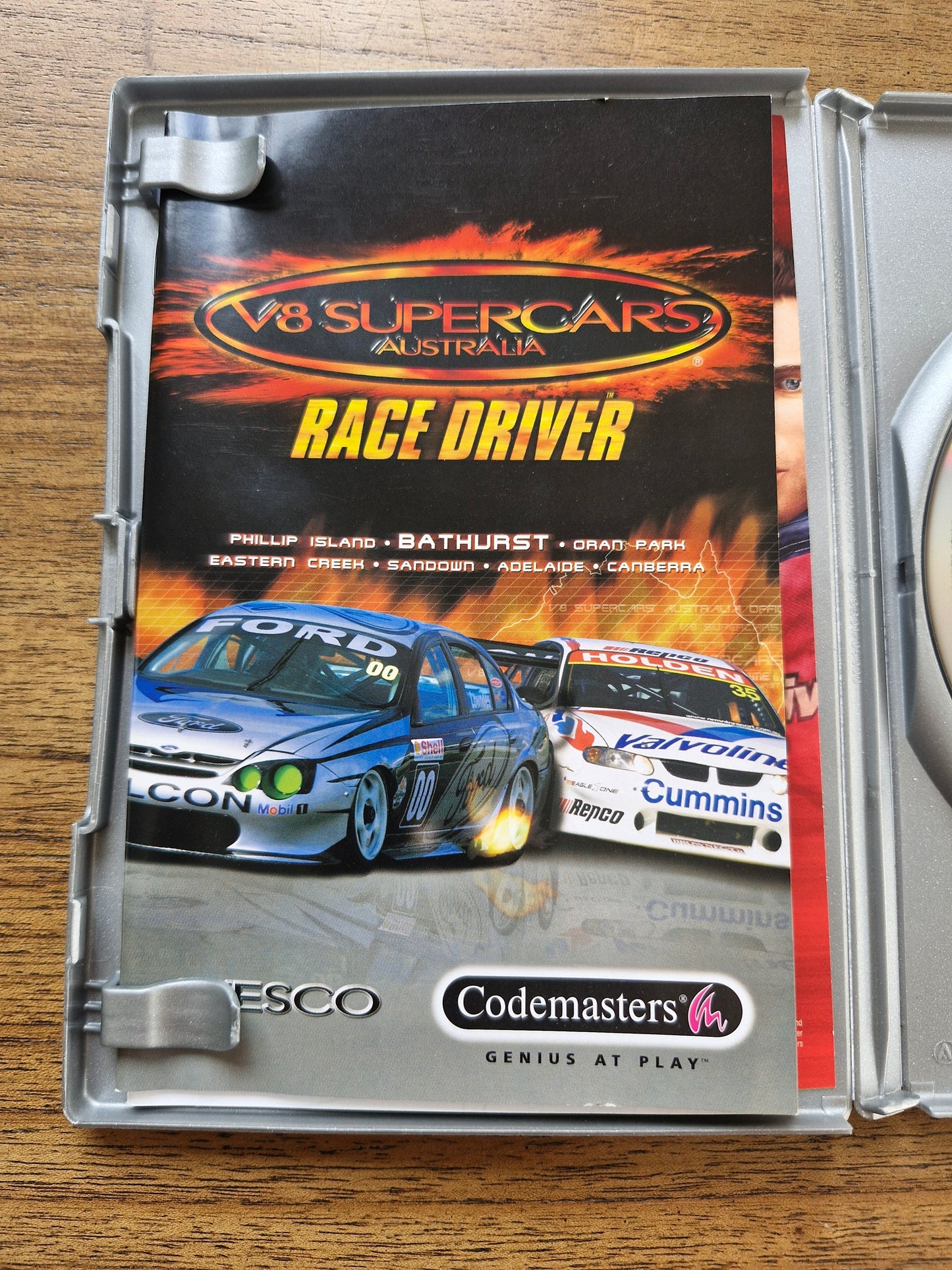 V8 Supercars: Race Driver (Platinum Edition – PlayStation 2, PAL) – Complete CIB – Tested & Working – Codemasters