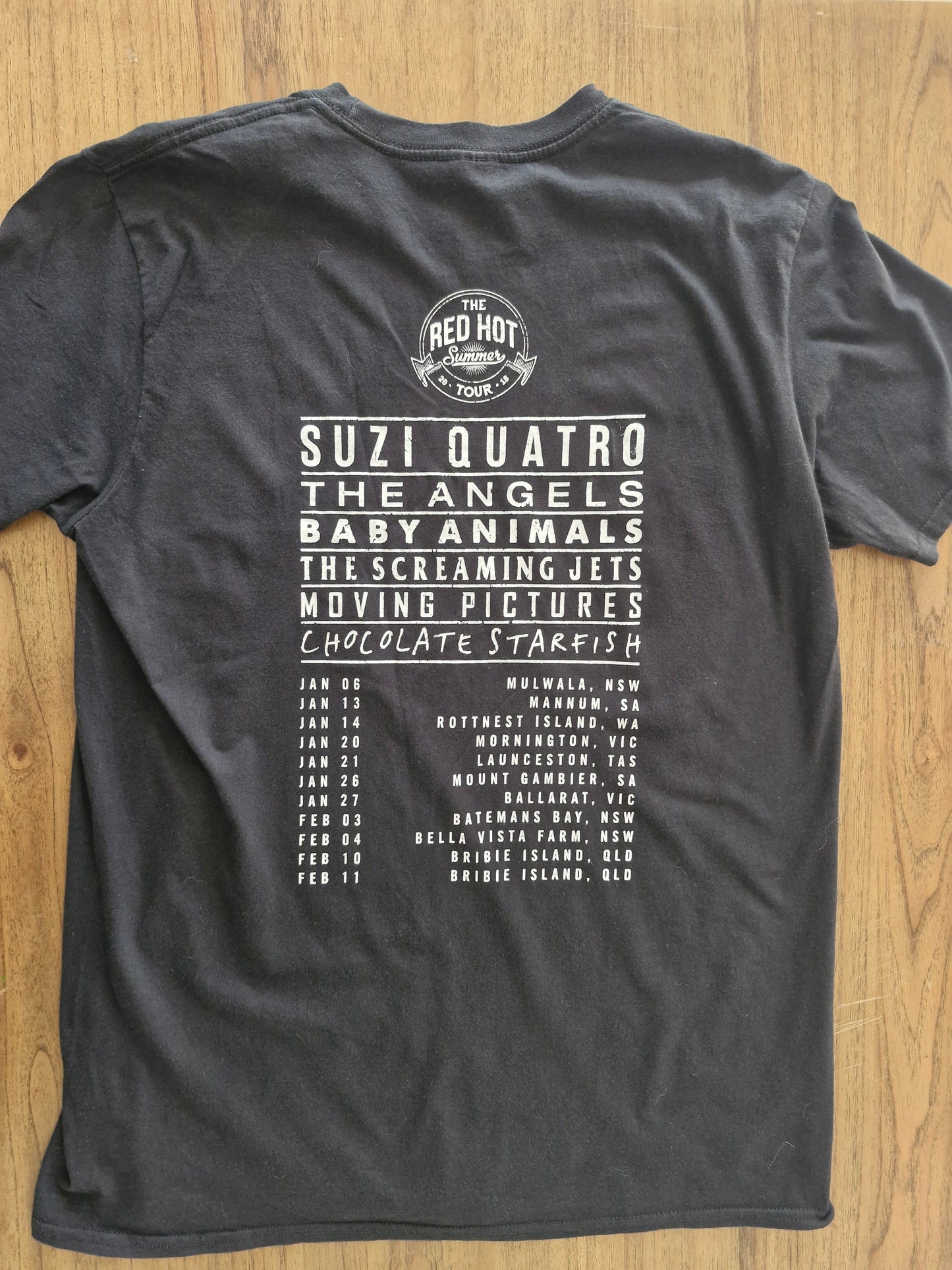 Red Hot Summer Tour 2018 Band T-Shirt | Suzi Quatro & The Angels | Size L