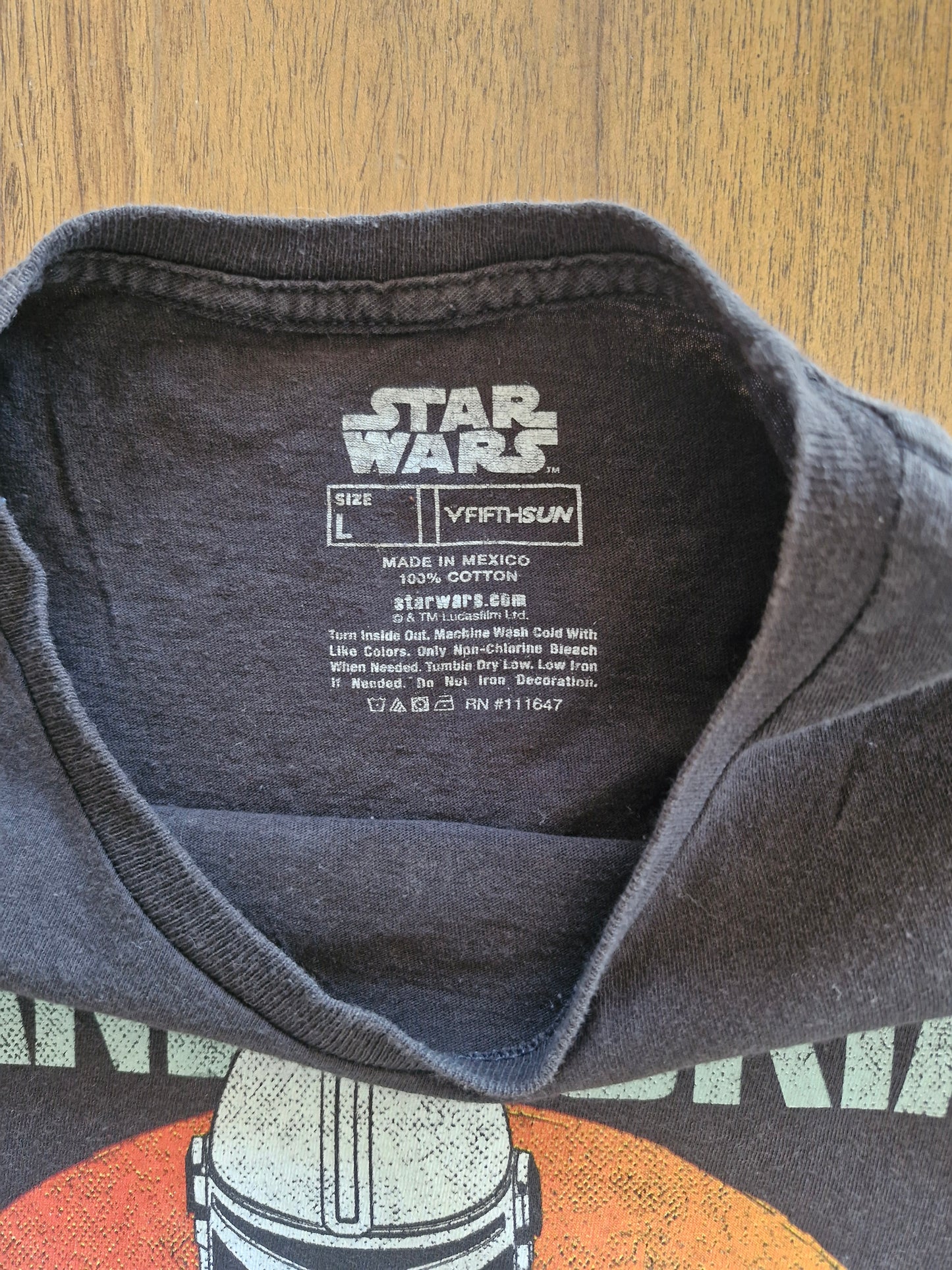 Star Wars The Mandalorian Graphic Tee – Large Black Retro T-Shirt