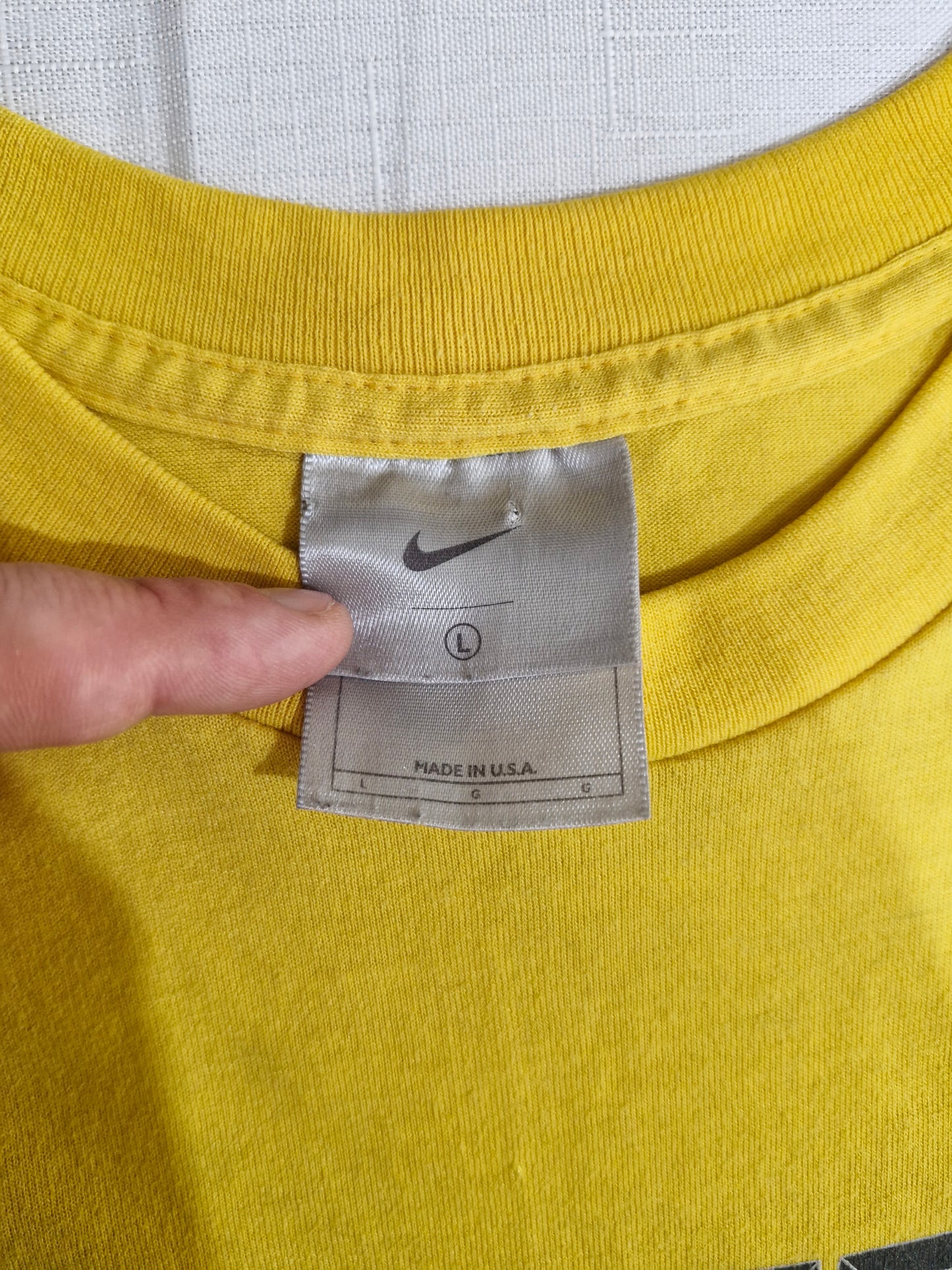 Nike Centre Logo Graphic T-Shirt - Yellow - Men's Large (Made in USA)