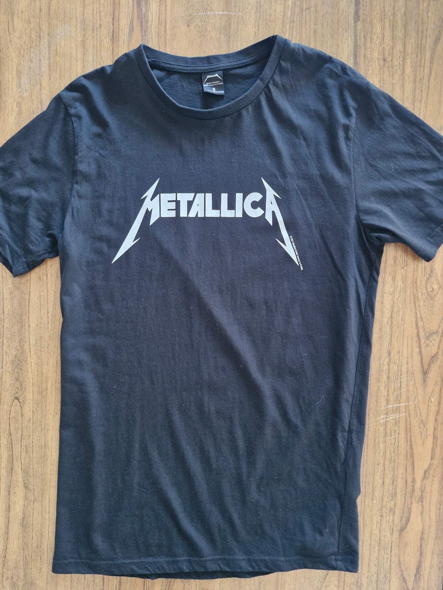 Metallica Logo T-Shirt – Black Small Band Tee (2021 Licensed)