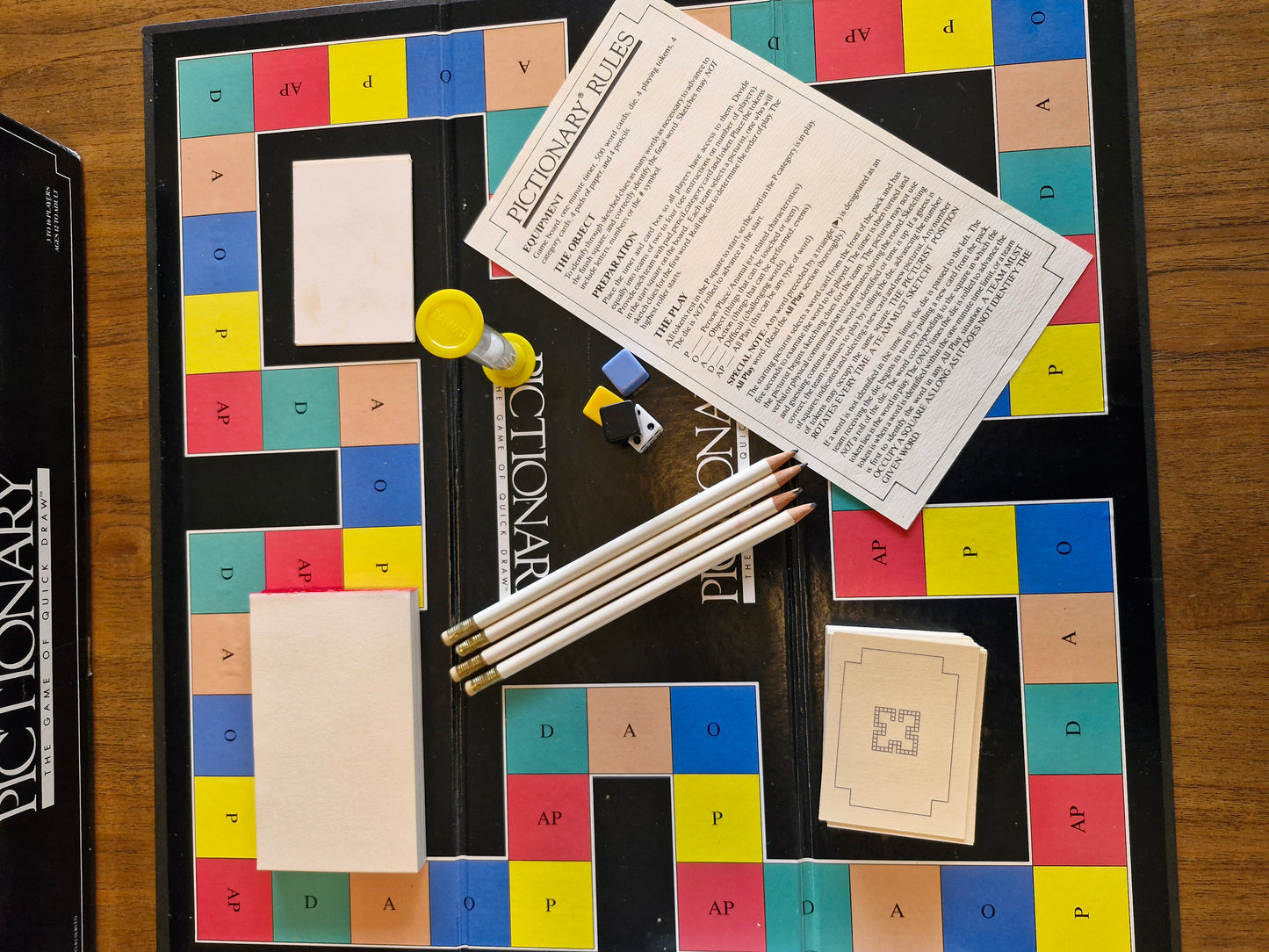 Pictionary Board Game – Vintage Edition – Complete Pre-owned