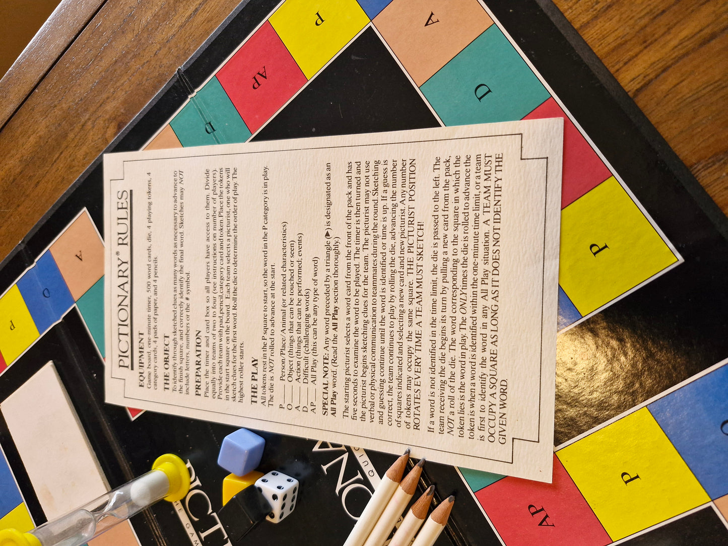 Pictionary Board Game – Vintage Edition – Complete Pre-owned