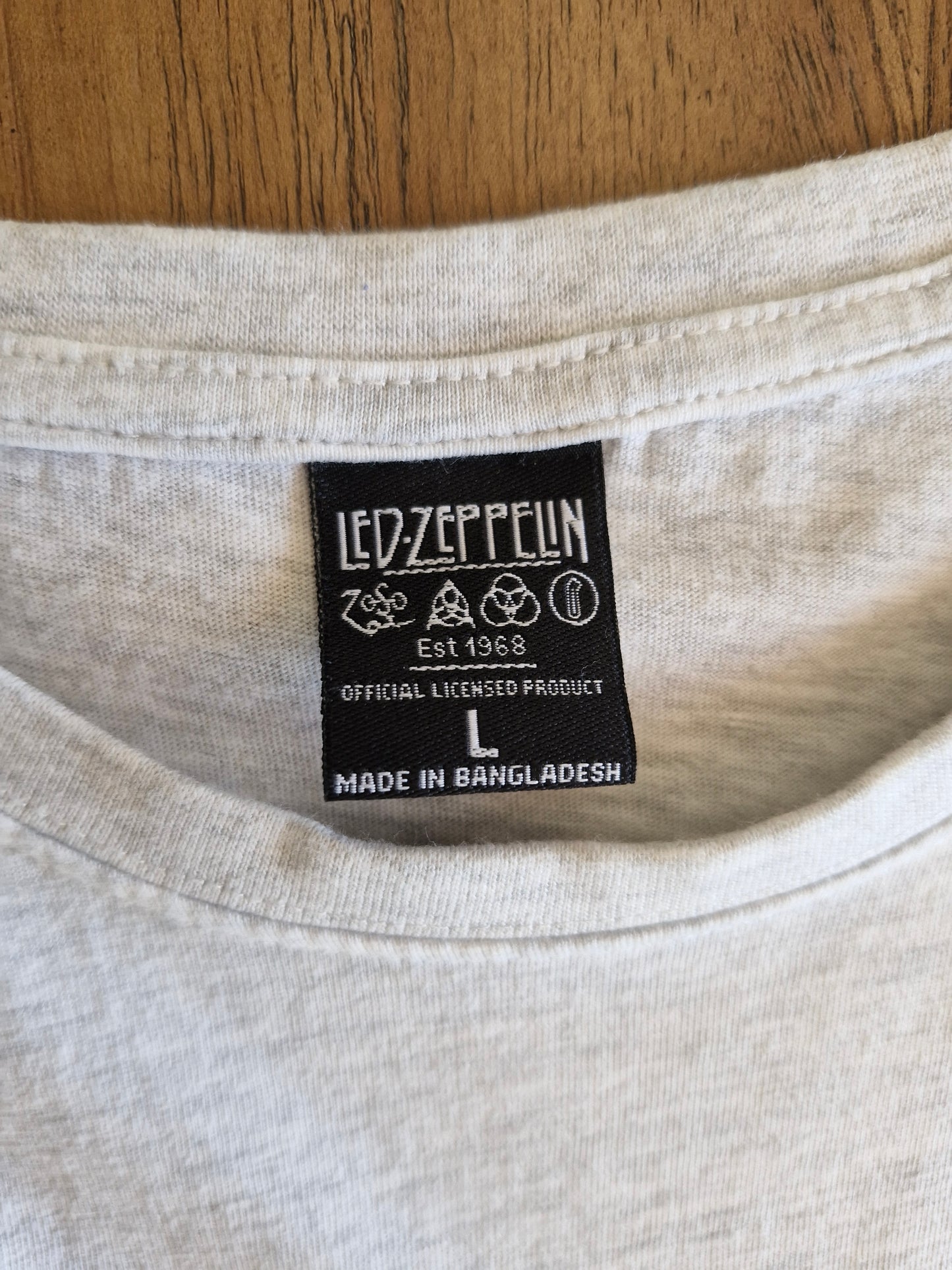 Led Zeppelin 1975 North American Tour T-Shirt – Size L (Light Grey)