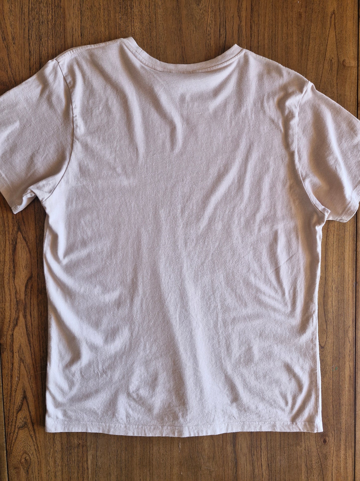 Queen “Tour ’75” Vintage Style Band T-Shirt – Official Merch – XL Beige