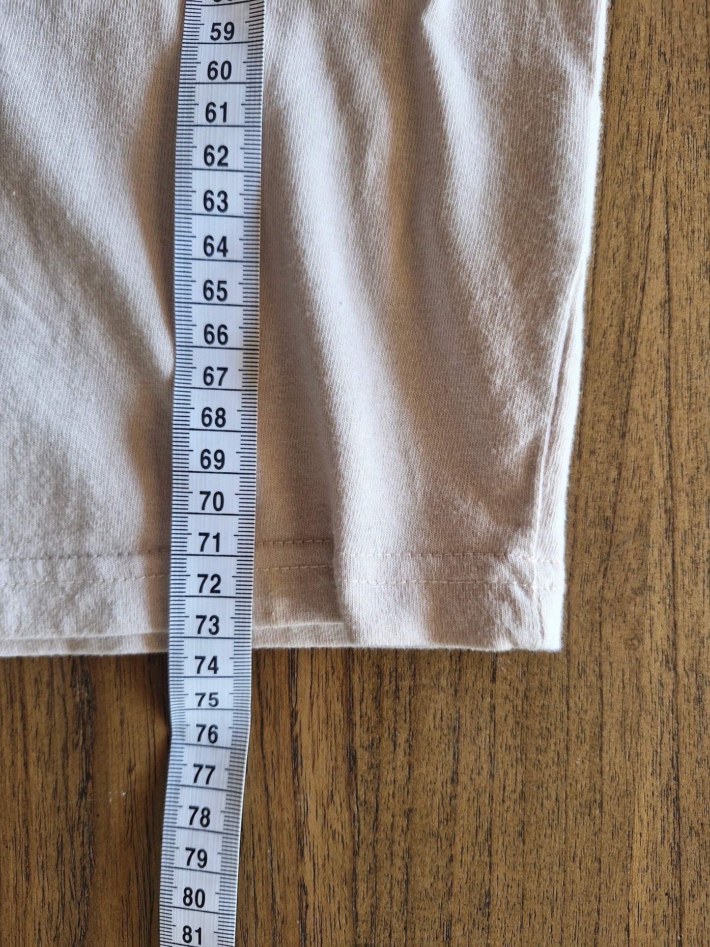 Queen “Tour ’75” Vintage Style Band T-Shirt – Official Merch – XL Beige