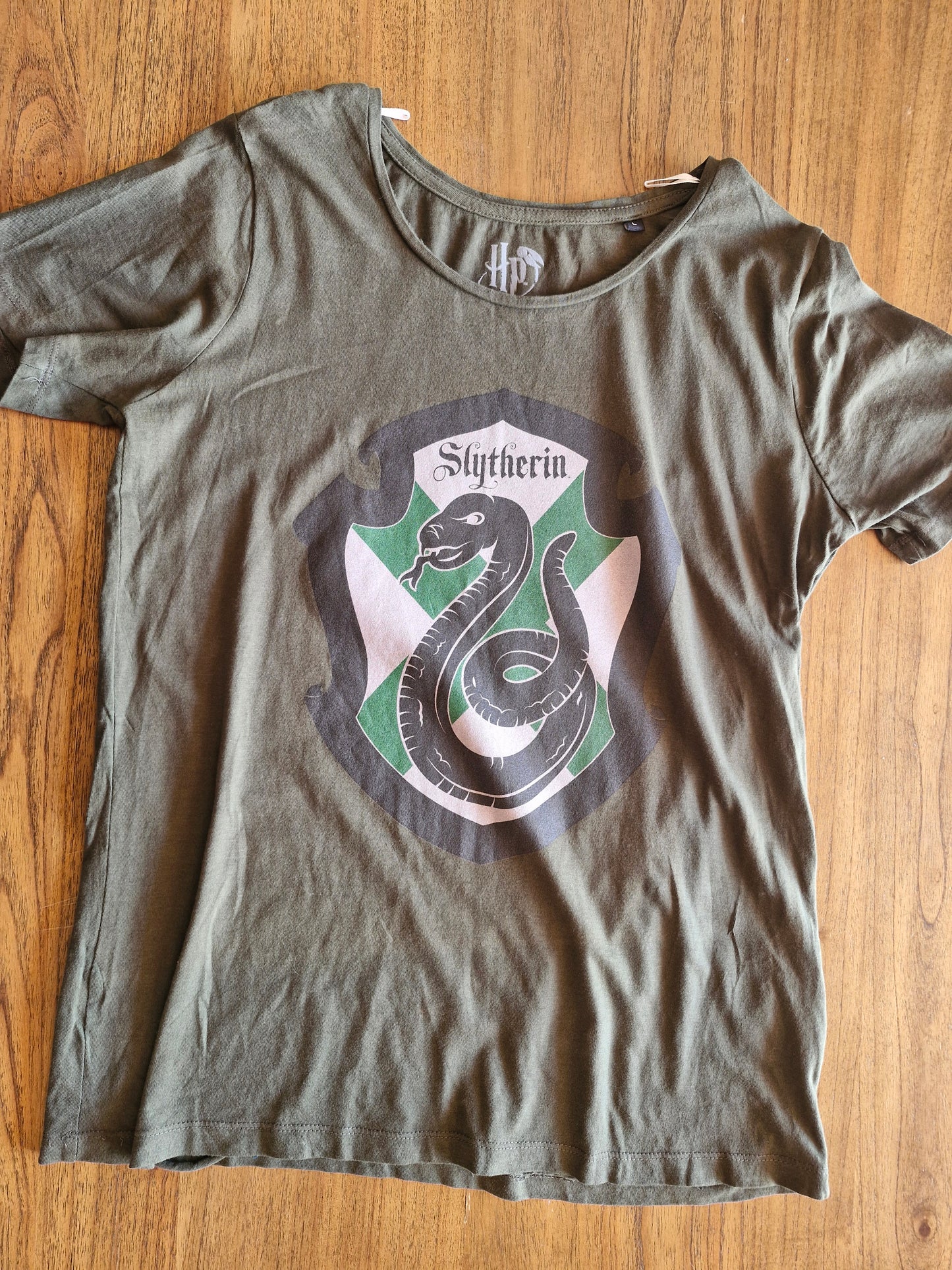 Harry Potter “Slytherin Crest” T-Shirt – Size Small