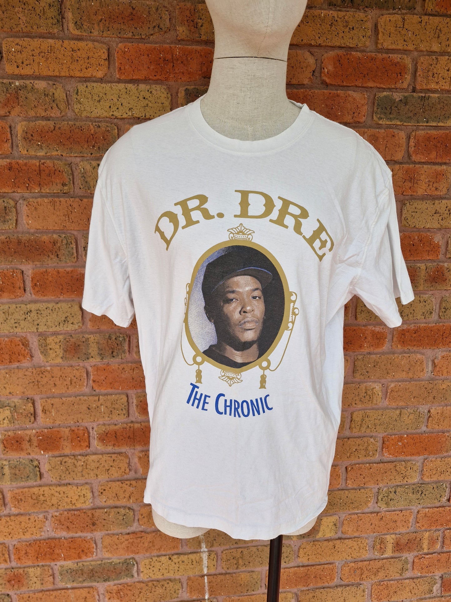 Dr. Dre “The Chronic” Graphic Tee – White Hip-Hop Album Shirt (2XL)