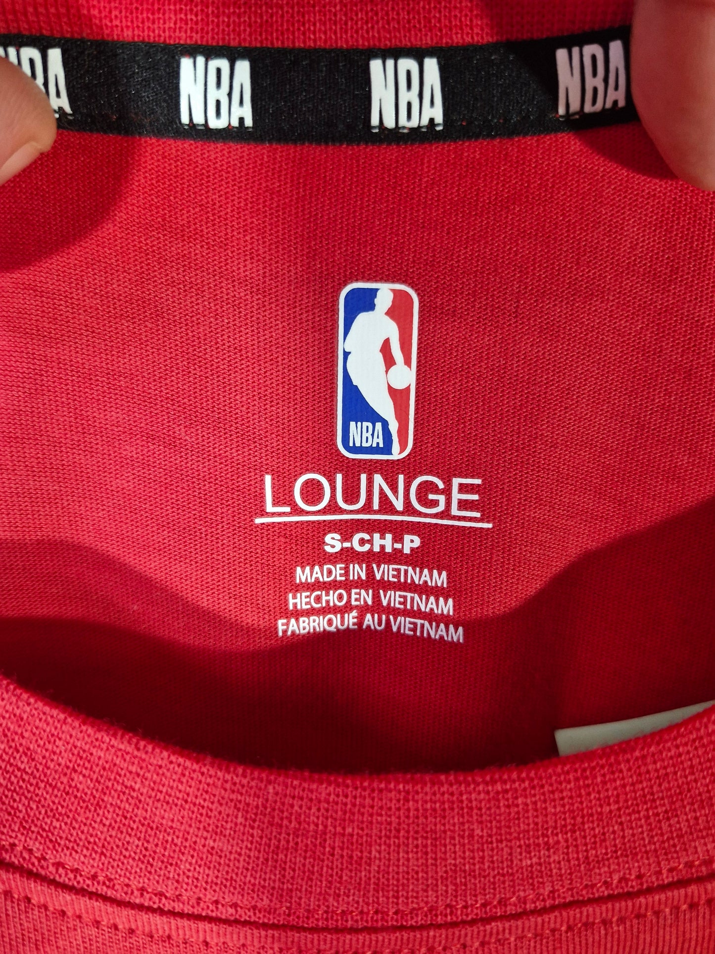 Chicago Bulls NBA Lounge Graphic Tee – Red – Size Small