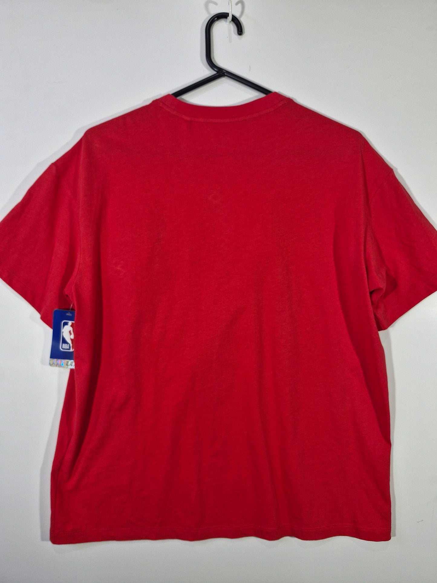 Chicago Bulls NBA Lounge Graphic Tee – Red – Size Small