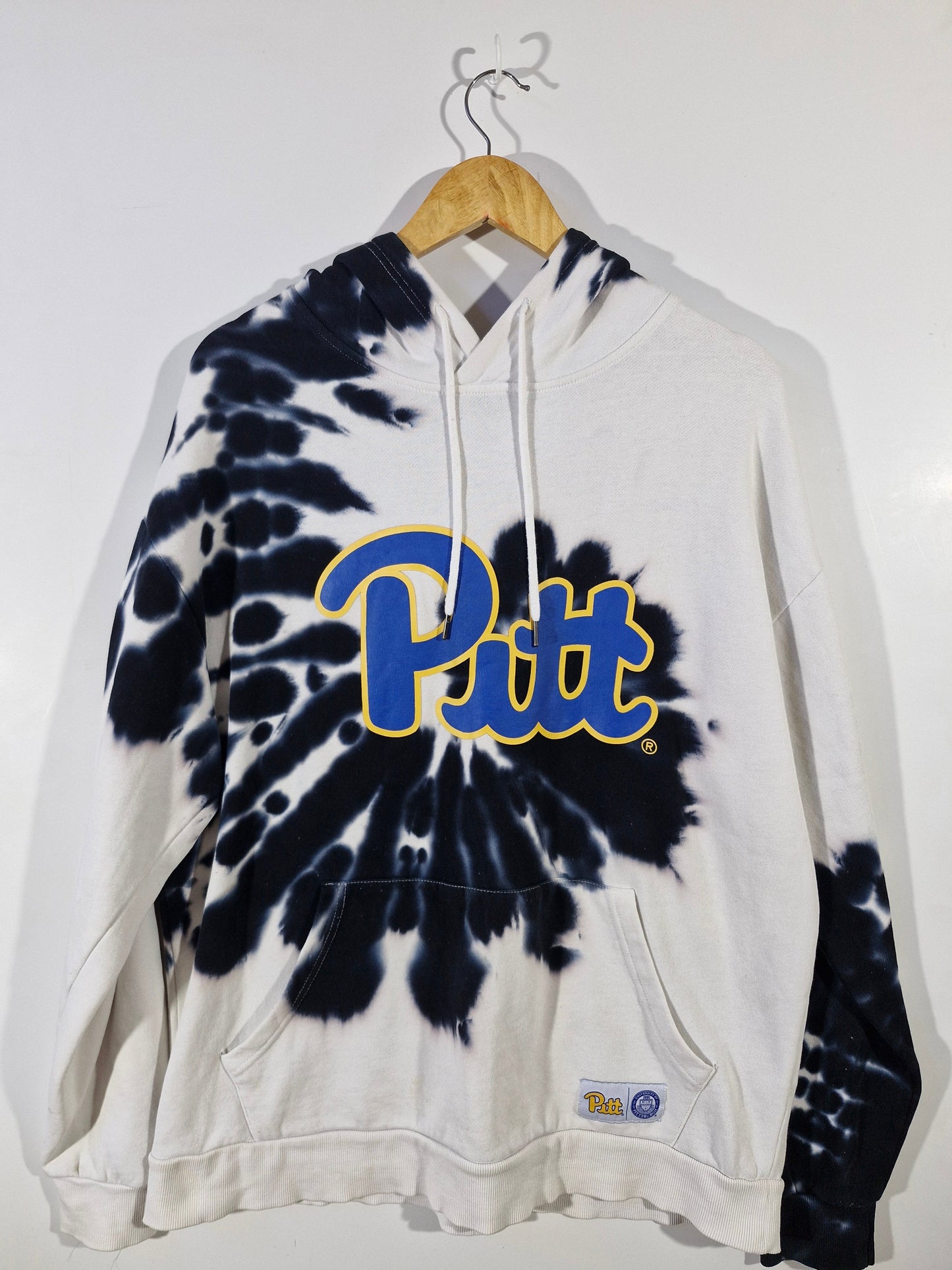 Factorie Pitts Graphic Hoodie - White &amp; Black - Size Men's Medium