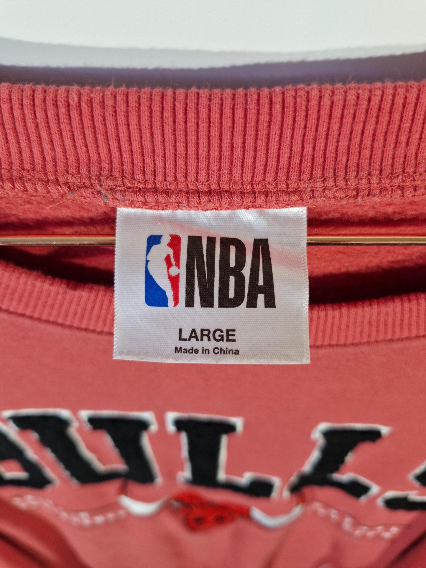 Chicago Bulls NBA Pullover Sweatshirt - Red &amp; Pink - Size Men's Large
