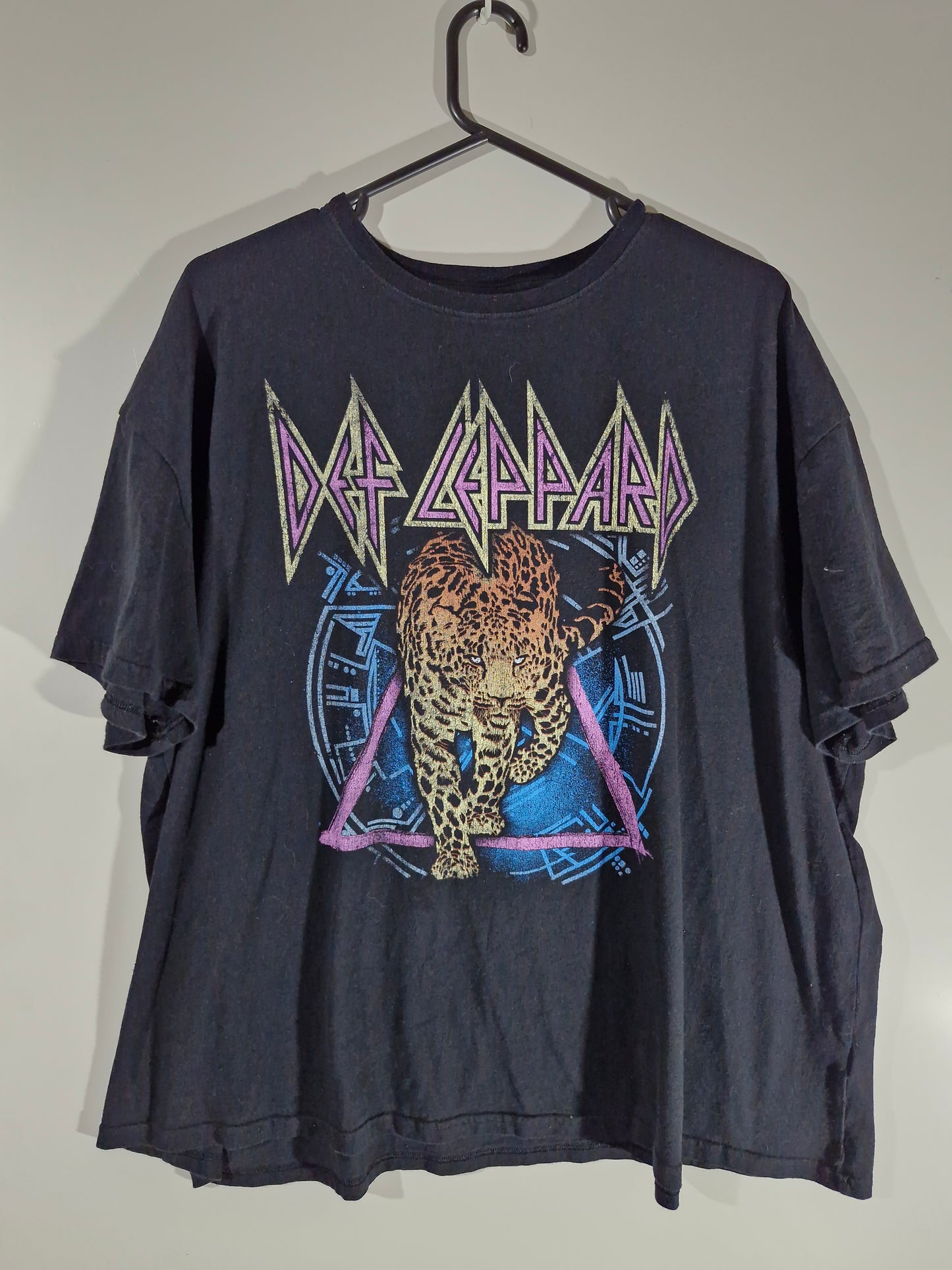 Def Leppard Graphic T-Shirt - Black - Size Women's 24